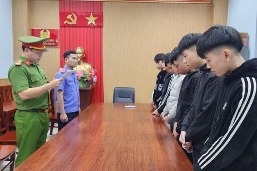 Khởi tố, bắt tạm giam 7 đối tượng dùng hung khí giải quyết mâu thuẫn 'trên mạng xã hội'