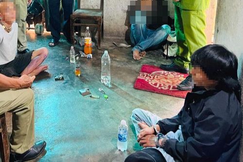 Anh em tổ chức 'hút hít'
