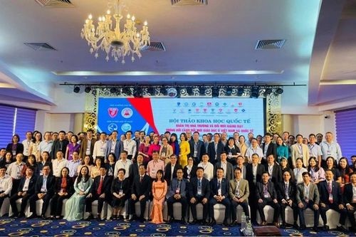 Hội thảo quốc tế quản trị nhà trường và đổi mới giảng dạy