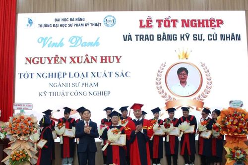 Trường ĐH Sư phạm Kỹ thuật Đà Nẵng trao bằng tốt nghiệp đợt 2 năm 2024