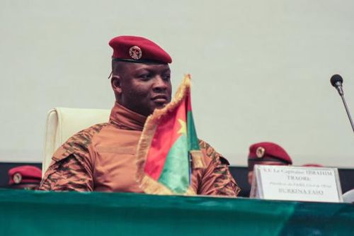 Chính quyền quân sự Burkina Faso cách chức thủ tướng, giải tán chính phủ