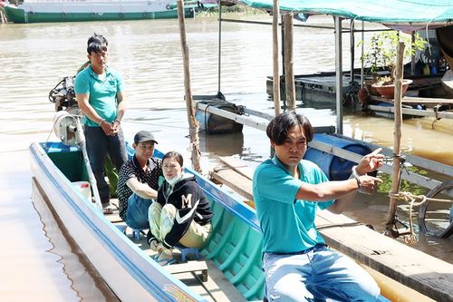 Phá đường dây đưa người xuất, nhập cảnh trái phép để đánh bạc