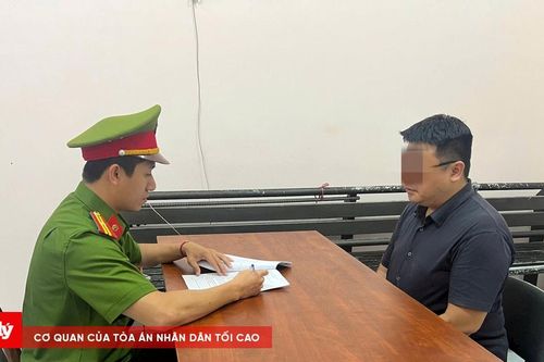 Bắt đối tượng cướp dây chuyền của người nước ngoài