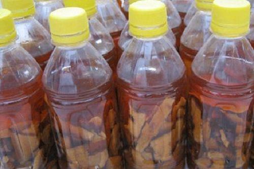Uống nhầm rượu xoa bóp bị ngộ độc nguy kịch