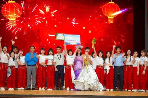 Hơn 1.000 công nhân, lao động Nghệ An tham gia Hội thi 'Vũ điệu trẻ - Thời trang xanh'