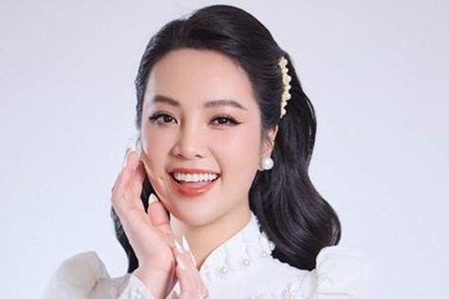 Á hậu Thụy Vân: Hơn 15 năm làm việc ở VTV vẫn giữ nguyên tắc nghề