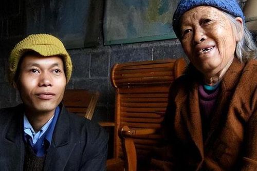 Chuyện tình 'trái ngang' và lời hẹn thề kiếp sau của thanh niên 24 tuổi và cụ bà 71