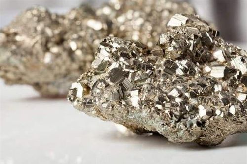 Viên đá đắt nhất thế giới, không hề chứa vàng hay kim cương, từng có giá trên 25 nghìn tỉ/gram