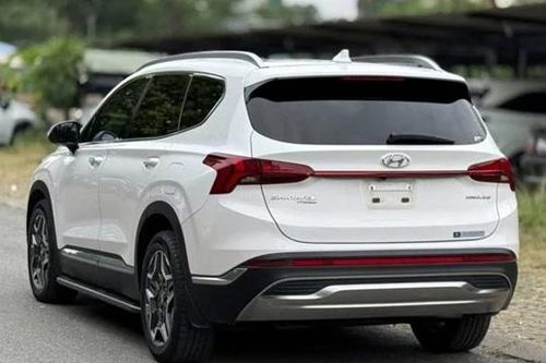 Sau 2 năm sử dụng, Hyundai Santa Fe máy dầu được chủ nhân rao bán lại với giá khó tin