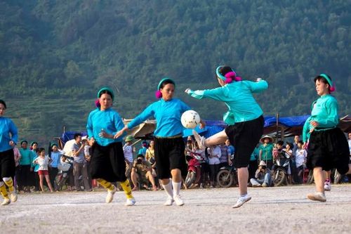 Khi những tà váy vùng cao kể chuyện du lịch Quảng Ninh
