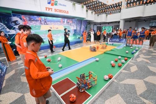 Tái hiện hoạt động thu hoạch, lưu trữ thóc, lúa qua giải đấu robot 'Mùa vàng'