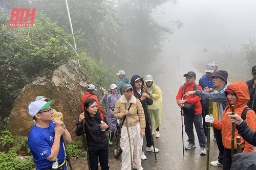 Trải nghiệm trekking tour khám phá bản Kho Mường