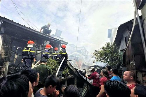 Cháy 5 căn nhà ở Châu Đốc