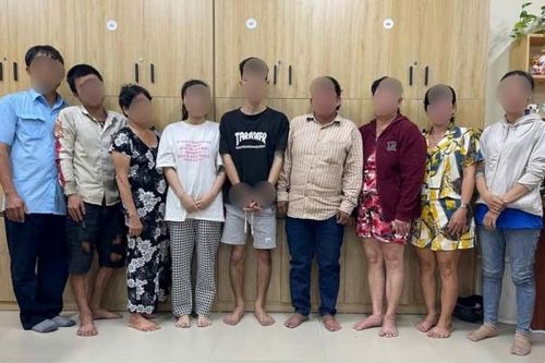 Lật tẩy tụ điểm ghi số đề 'núp bóng' đại lý vé số tại Long Thành