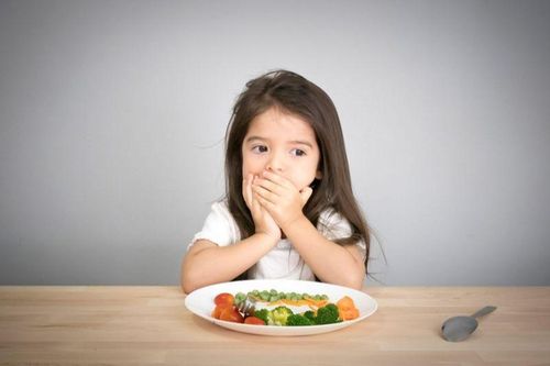 4 thói quen ảnh hưởng đến bệnh lý răng miệng ở trẻ