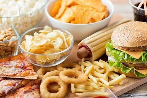 5 loại thực phẩm gây hại cho não bộ