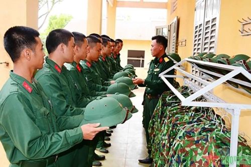 Đề xuất chế độ với sĩ quan tại ngũ thôi phục vụ, hy sinh, chuyển sang quân nhân chuyên nghiệp, công chức quốc phòng
