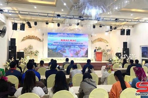 Tập huấn nghiệp vụ du lịch vùng lòng hồ Thủy điện Sơn La năm 2024