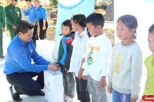 Ấm áp các hoạt động tình nguyện mùa đông