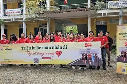 'Triệu bước chân nhân ái – Tiếp nối trang sử vàng'