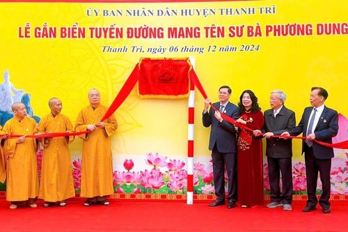 Hà Nội: Gắn biển tuyến đường mang tên Sư bà Phương Dung
