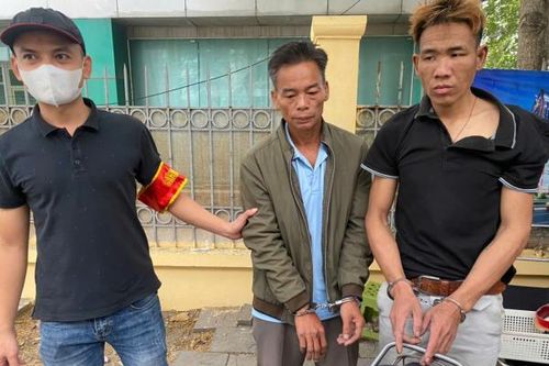 Đôi bạn nghiện rủ nhau đi mua heroin bị Cảnh sát 141 bắt giữ