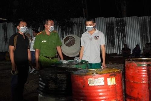 Điều tra làm rõ trách nhiệm vụ lò tái chế nhớt thải quy mô lớn trong rừng cao su