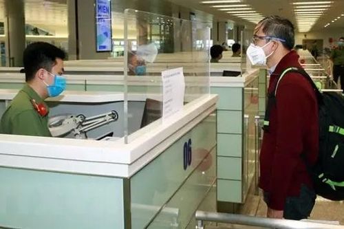 Đề xuất tạm hoãn xuất cảnh người nợ thuế 10 triệu đồng