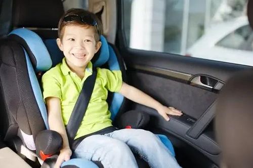 Đảm bảo an toàn cho trẻ em trên xe ô tô