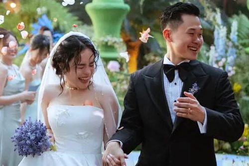 Vợ chồng Thái Trinh trao lời thề ngọt ngào trong lễ cưới