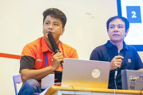 Nghề bình luận bóng đá phủi