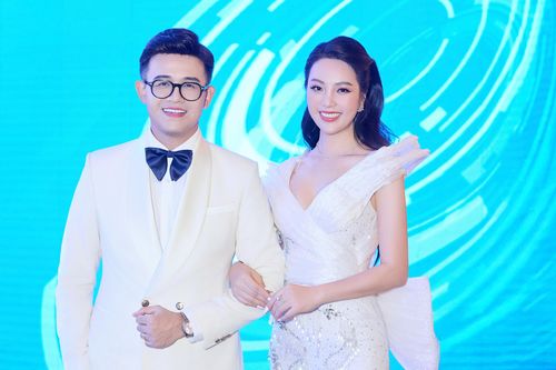 Á hậu Thụy Vân tiết lộ chuyện chọn cả trăm bộ trang phục cho lần dẫn lễ trao giải Vinfuture 2024