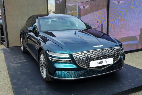 Loạt xe sang Genesis xuất hiện tại TP.HCM