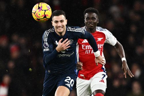 Tin Dalot chỉ khiến Manchester United sụp đổ