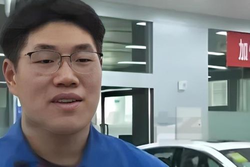 Nam sinh 17 tuổi được hàng loạt công ty săn đón dù chưa tốt nghiệp