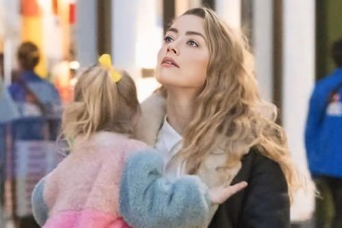 Hình ảnh Amber Heard bên con gái