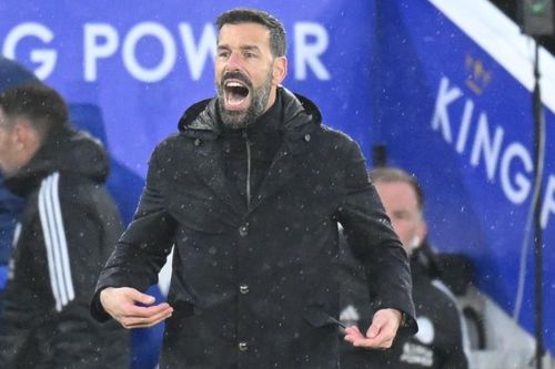 HLV Van Nistelrooy vỡ òa cảm xúc