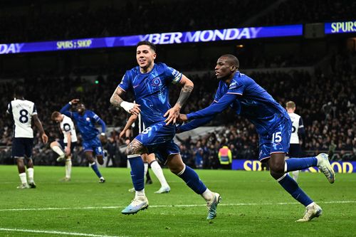 Kịch bản điên rồ tại SVĐ Tottenham