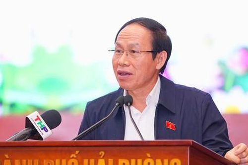 Sắp xếp tinh gọn bộ máy trước, sau đó tinh giản biên chế, cơ cấu lại đội ngũ cán bộ