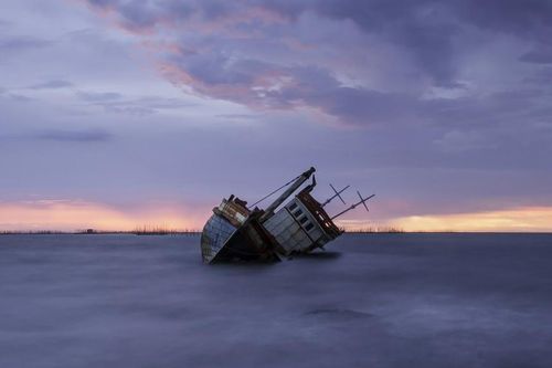 Indonesia: Chìm tàu ở ngoài khơi Đông Java, 1 người thiệt mạng, 1 người mất tích