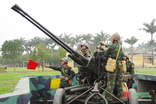 Tô thắm truyền thống ở Đoàn Sông Gianh anh hùng