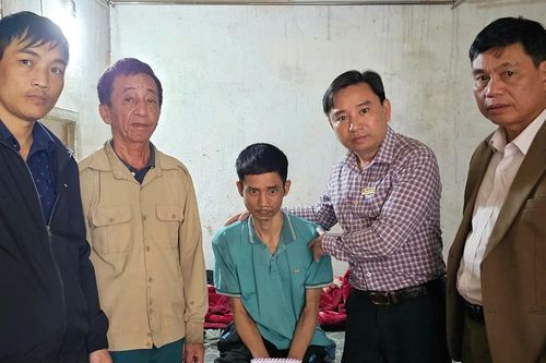 Báo SGGP trao tiền hỗ trợ hoàn cảnh khó khăn ở Hà Tĩnh