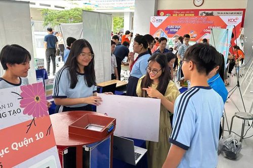 Quận 10: Học sinh và giáo viên chia sẻ kinh nghiệm tại Ngày hội chuyển đổi số năm 2024