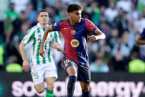 Barcelona hòa hú vía trên sân của Real Betis