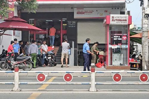 Bắt quả tang đối tượng đập phá cây ATM hòng trộm tiền
