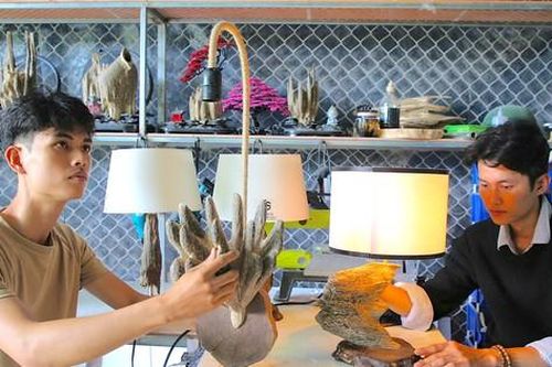 Khởi nghiệp với đèn ngủ tỏa hương trầm