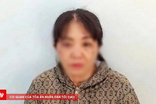 Khởi tố người mẹ tạt nước sôi con nuôi 12 tuổi