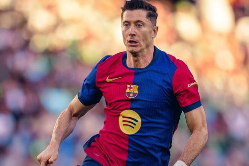 HLV Hansi Flick bị đuổi, Barca rơi chiến thắng phút 94