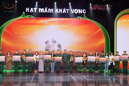 10 gia đình quân nhân hiếm muộn được hỗ trợ thực hiện IVF miễn phí