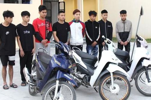 Bắt 8 thanh, thiếu niên mang hung khí đi tìm đối thủ